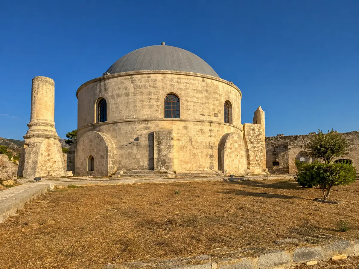 The Venetian walls of the Fortezza of Rethymno above the old town